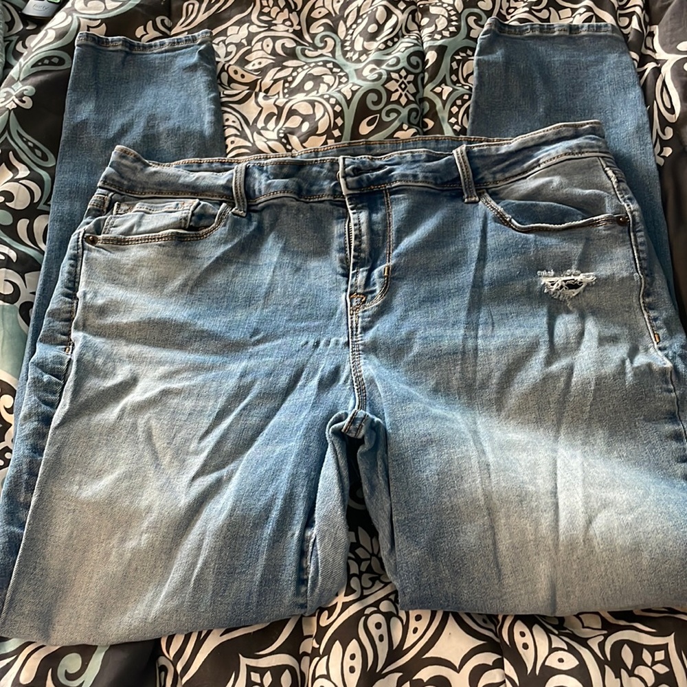 Old Navy size 14 Jeans rockstar midrise- zip front